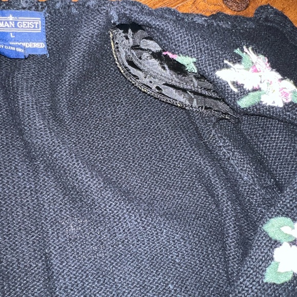 3/$18 Vintage Herman Geist Short Sleeve Embroidered Floral Button Top Size L - Picture 13 of 16